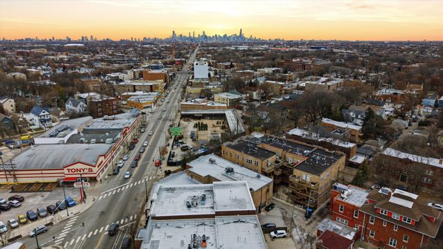 3808 W Belle Plaine Avenue G, Chicago, IL 60618