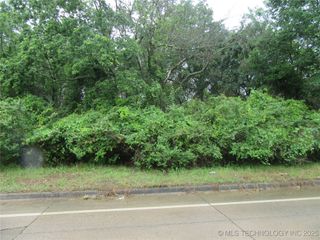 E Monroe, Mcalester, OK 74501