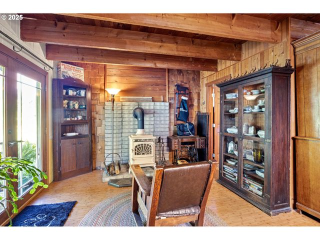 38350 MCKENZIE Hwy, Springfield, OR 97478