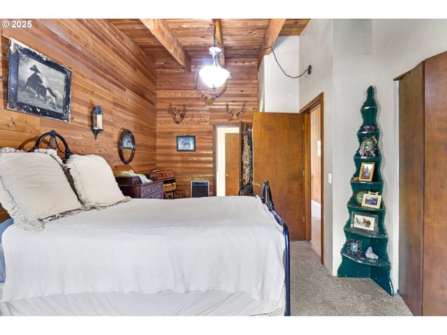 38350 MCKENZIE Hwy, Springfield, OR 97478