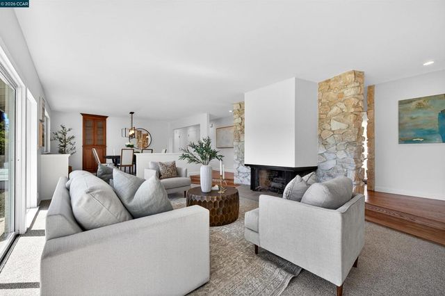 157 Fernwood Dr, Moraga, CA 94556