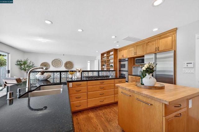 157 Fernwood Dr, Moraga, CA 94556