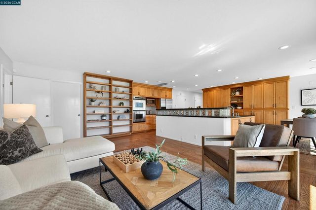 157 Fernwood Dr, Moraga, CA 94556