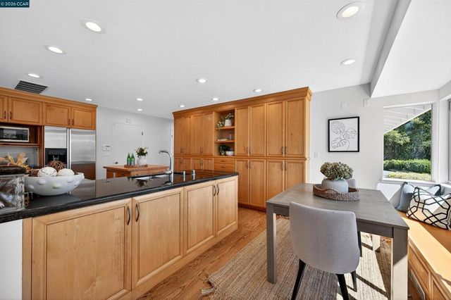 157 Fernwood Dr, Moraga, CA 94556