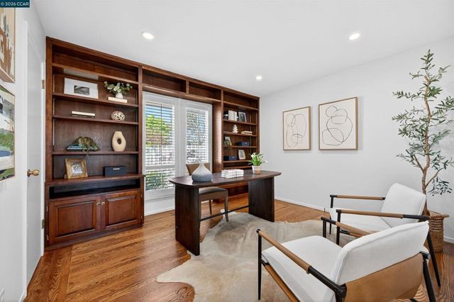 157 Fernwood Dr, Moraga, CA 94556