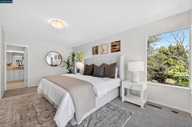 157 Fernwood Dr, Moraga, CA 94556