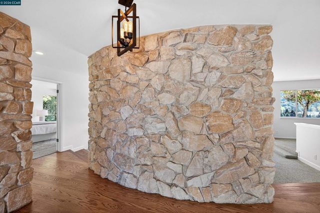 157 Fernwood Dr, Moraga, CA 94556