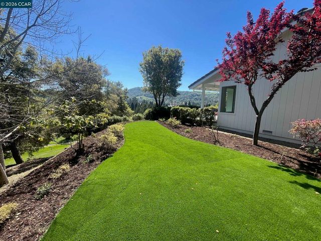 157 Fernwood Dr, Moraga, CA 94556