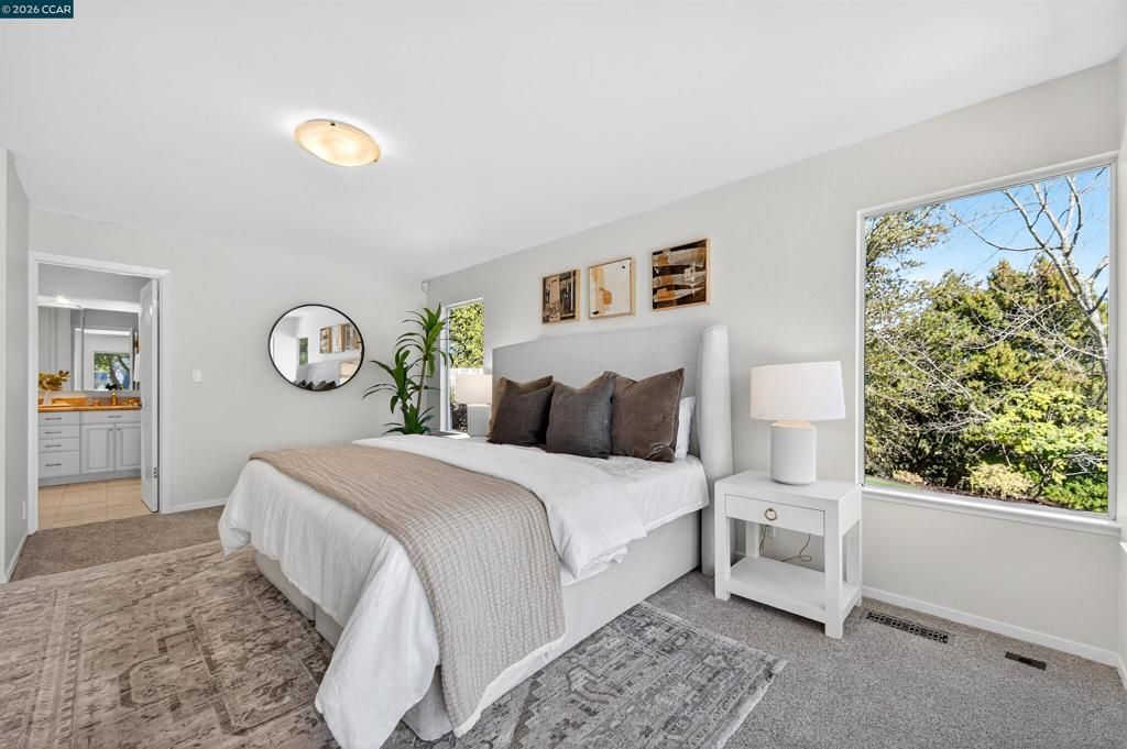 Image 25 of property listing at 157 Fernwood Dr, Moraga, CA 94556