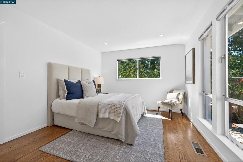 Image 29 of property listing at 157 Fernwood Dr, Moraga, CA 94556