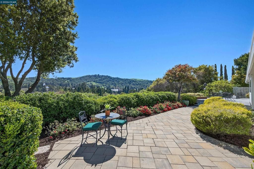Image 34 of property listing at 157 Fernwood Dr, Moraga, CA 94556