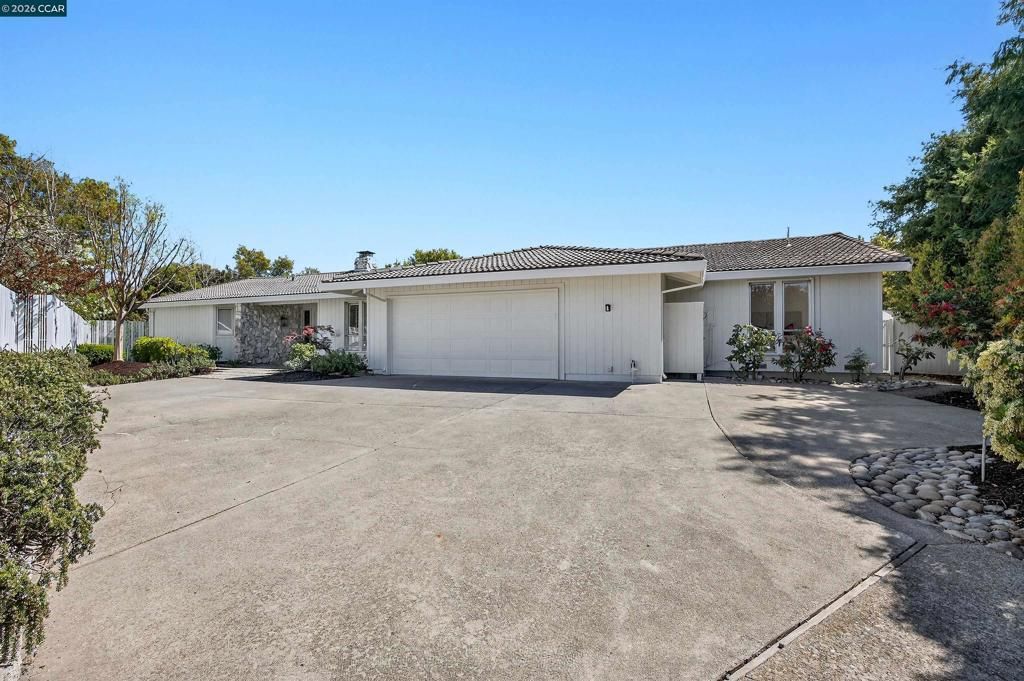 Image 45 of property listing at 157 Fernwood Dr, Moraga, CA 94556