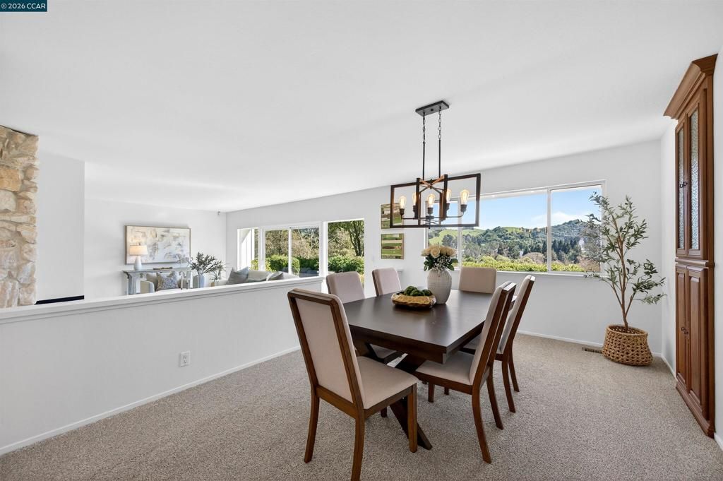 Image 7 of property listing at 157 Fernwood Dr, Moraga, CA 94556