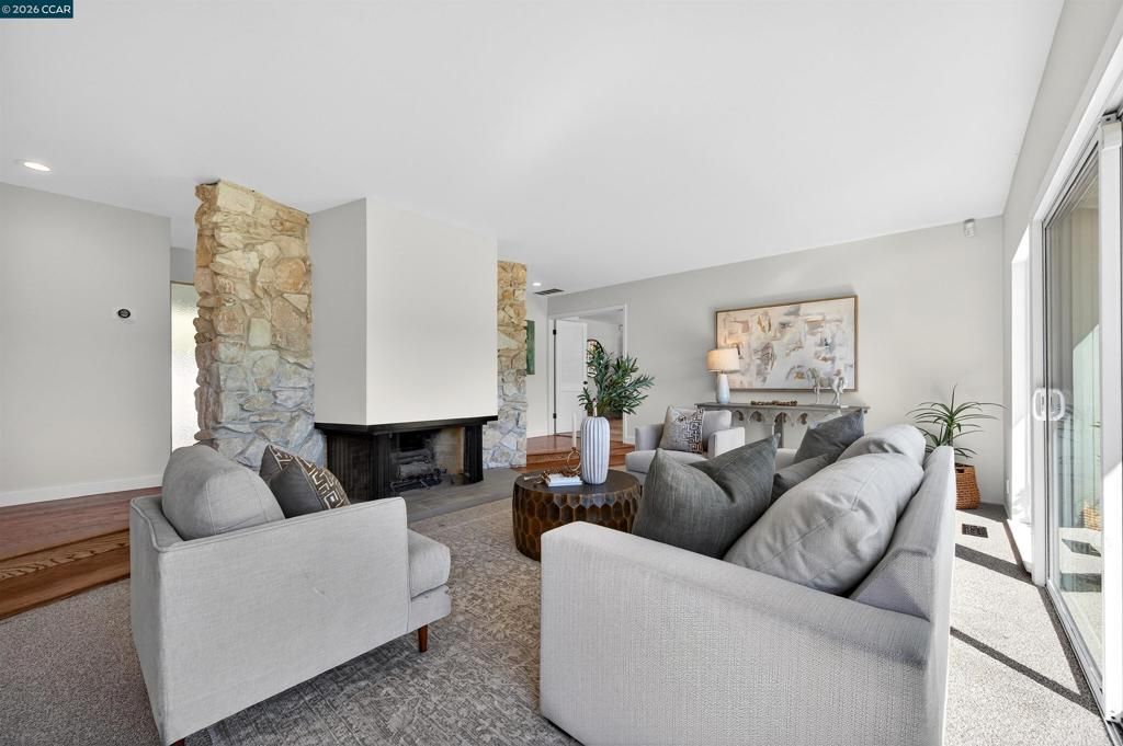 Image 9 of property listing at 157 Fernwood Dr, Moraga, CA 94556