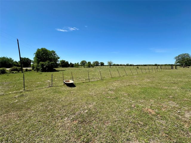 924 Hwy 95 S, Smithville, TX 78957