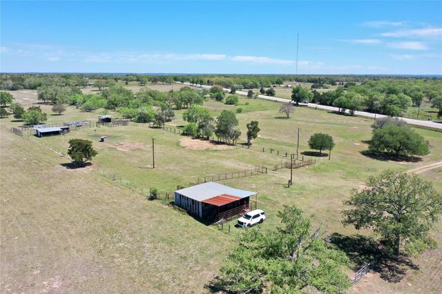 924 Hwy 95 S, Smithville, TX 78957