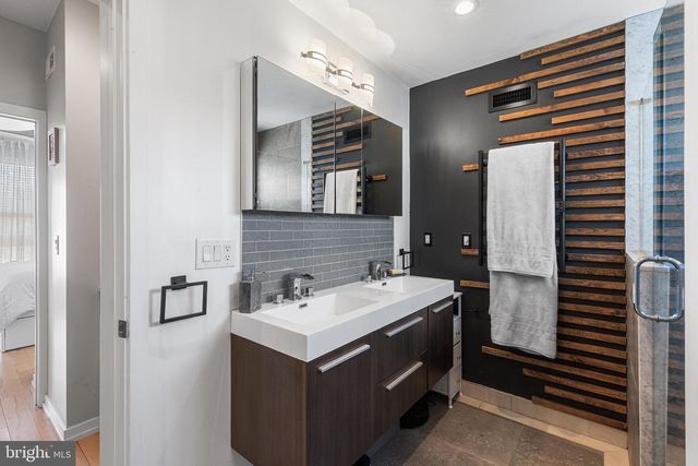 1204 S BUCKNELL ST, Philadelphia, PA 19146