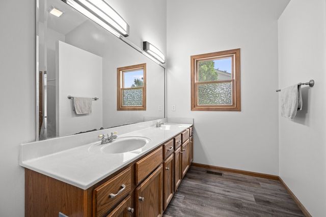 4176 Mallard Court, Bettendorf, IA 52722