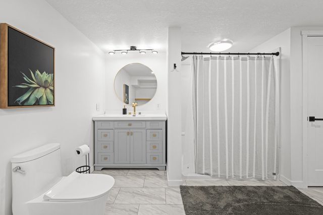 4176 Mallard Court, Bettendorf, IA 52722