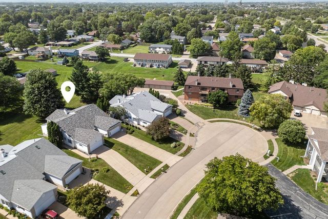 4176 Mallard Court, Bettendorf, IA 52722