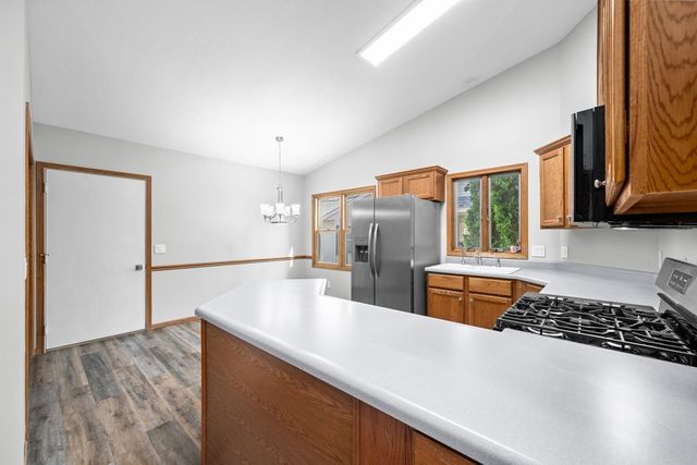 4176 Mallard Court, Bettendorf, IA 52722