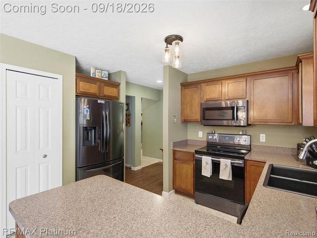 365 Saddlevalley Court, Linden, MI 48451