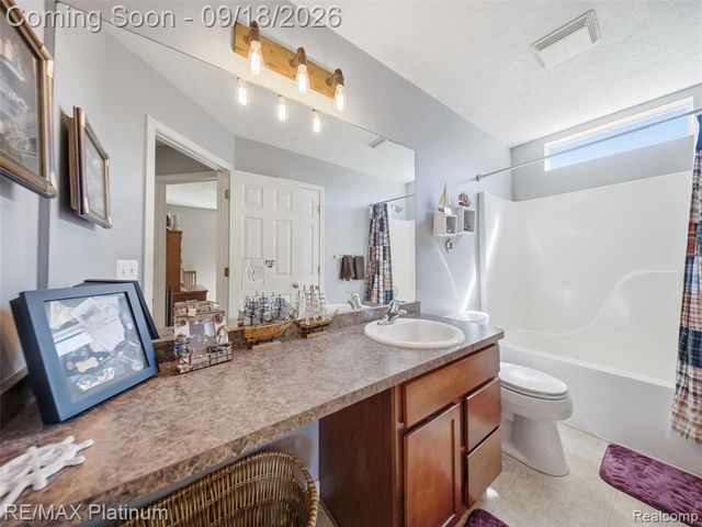 365 Saddlevalley Court, Linden, MI 48451