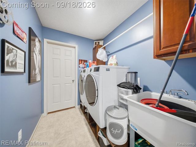 365 Saddlevalley Court, Linden, MI 48451