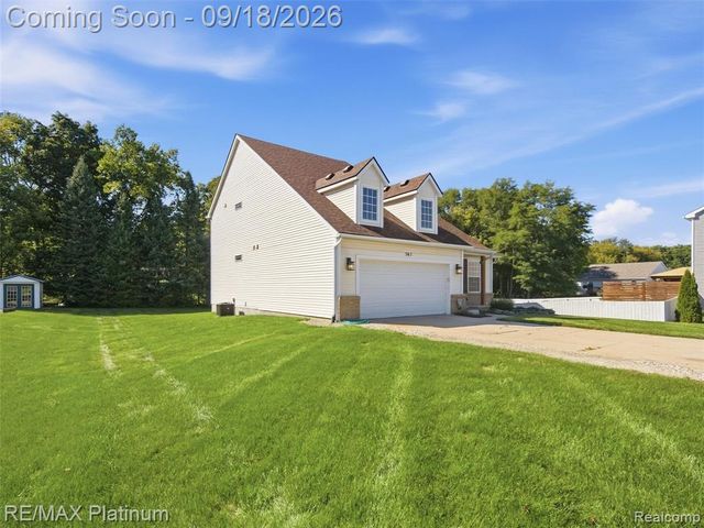 365 Saddlevalley Court, Linden, MI 48451