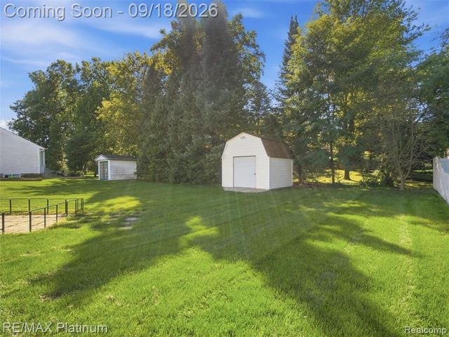 365 Saddlevalley Court, Linden, MI 48451