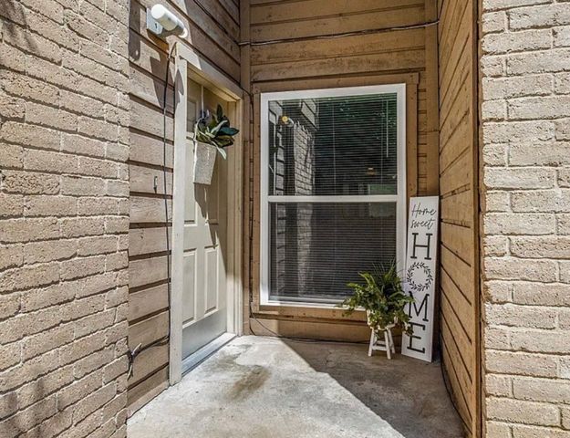 7107 Holly Hill Drive 12, Dallas, TX 75231
