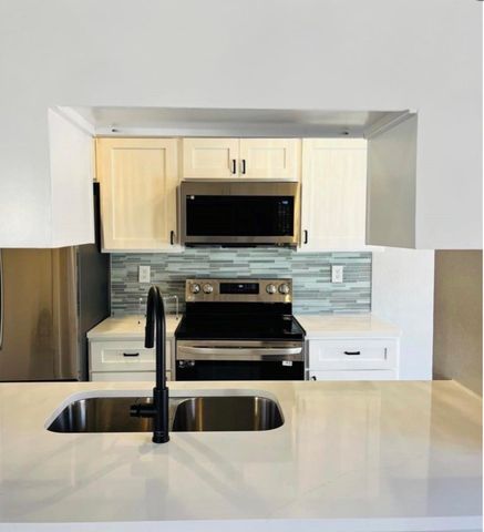 7107 Holly Hill Drive 12, Dallas, TX 75231