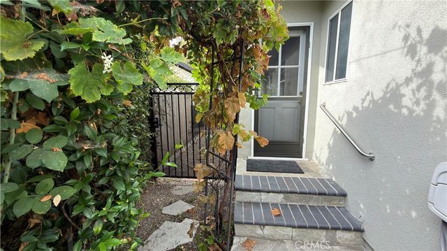 5535 E Mezzanine Way E, Long Beach, CA 90808