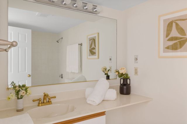 975 Massachusetts Avenue 108, Arlington, MA 02476
