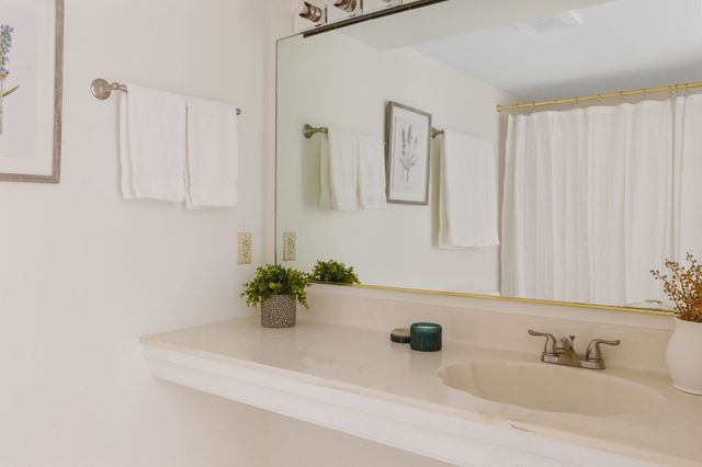 975 Massachusetts Avenue 108, Arlington, MA 02476