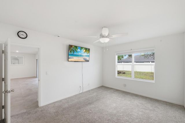 428 SE Fairchild Avenue, Port St. Lucie, Port St Lucie, FL 34984