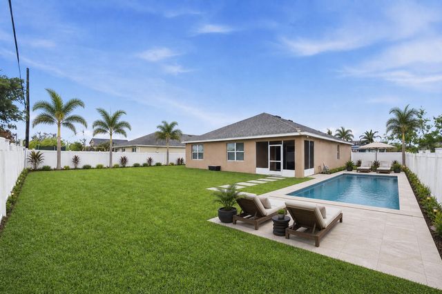 428 SE Fairchild Avenue, Port St. Lucie, Port St Lucie, FL 34984
