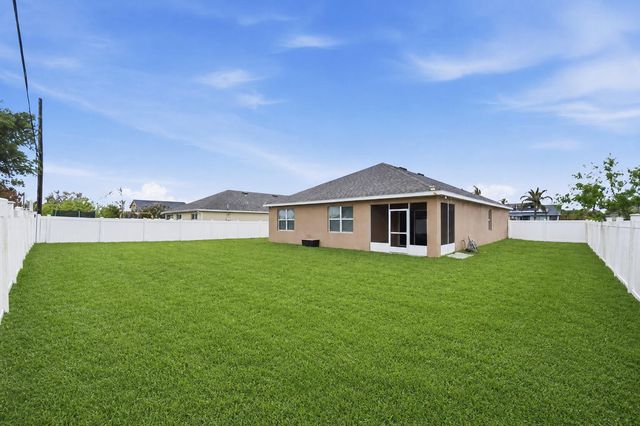 428 SE Fairchild Avenue, Port St. Lucie, Port St Lucie, FL 34984