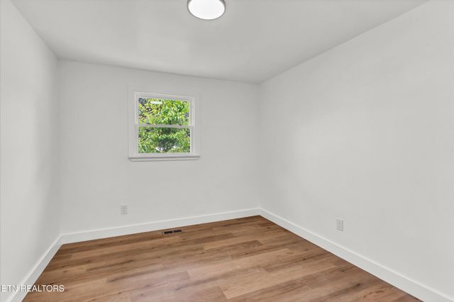 106 Nancy Drive, Clinton, TN 37716