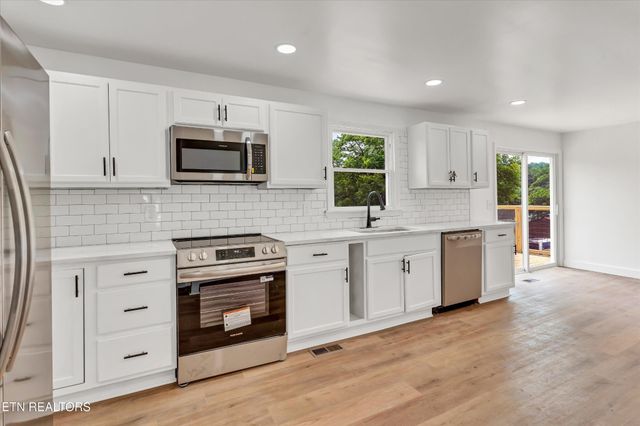 106 Nancy Drive, Clinton, TN 37716