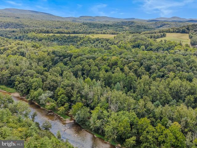 1555 KILGORE RD, Paw Paw, WV 25434