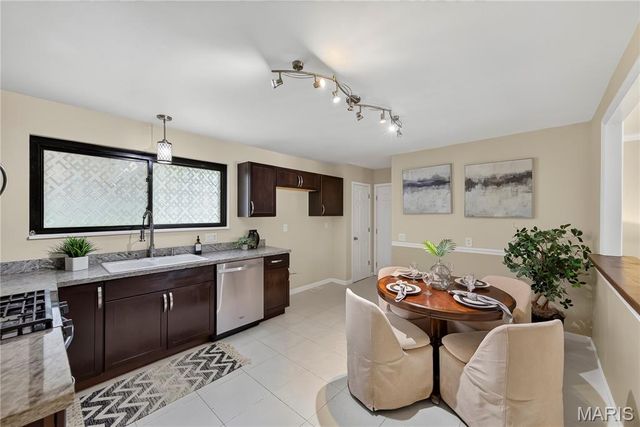 1455 Ranchwood Drive, Florissant, MO 63031