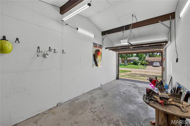 1455 Ranchwood Drive, Florissant, MO 63031