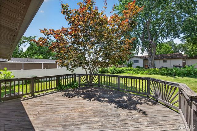 1455 Ranchwood Drive, Florissant, MO 63031