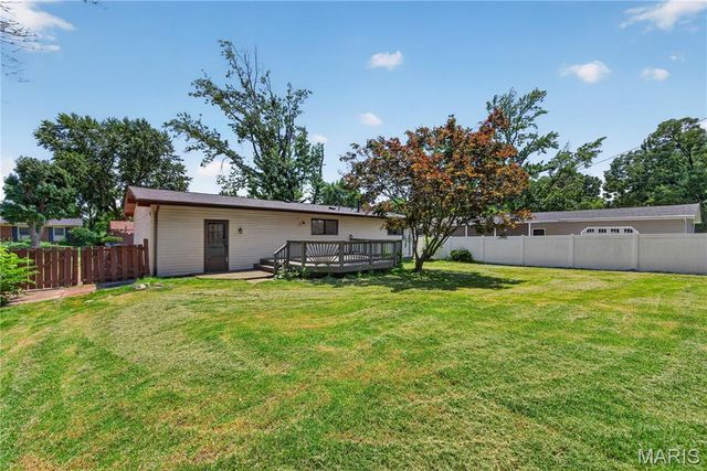 1455 Ranchwood Drive, Florissant, MO 63031