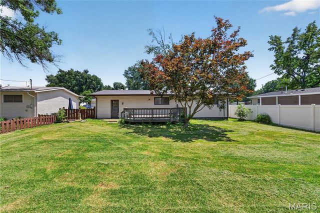 1455 Ranchwood Drive, Florissant, MO 63031