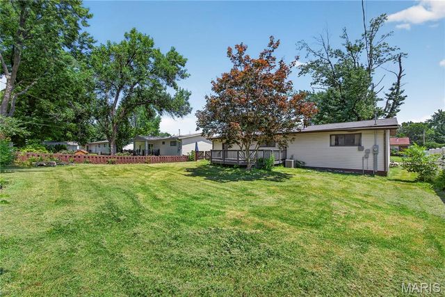 1455 Ranchwood Drive, Florissant, MO 63031