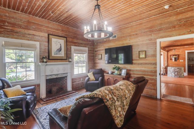 13160 Old Woolmarket Road, Biloxi, MS 39532