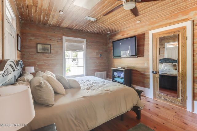 13160 Old Woolmarket Road, Biloxi, MS 39532