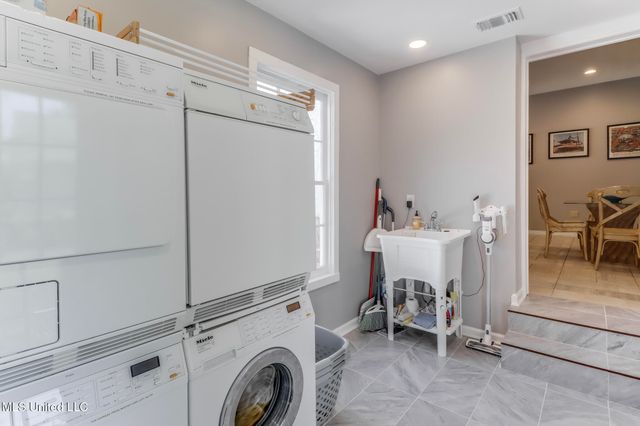 13160 Old Woolmarket Road, Biloxi, MS 39532
